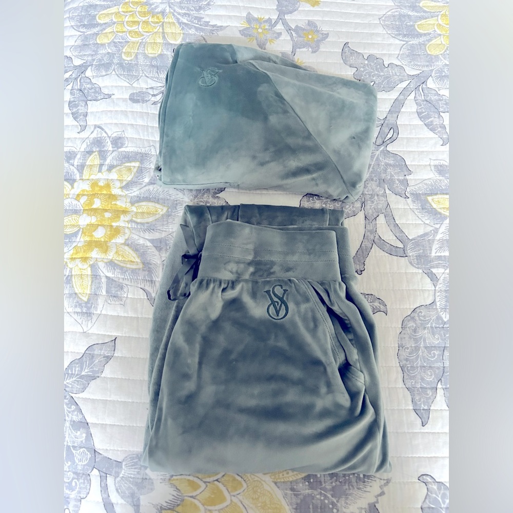 Victoria’s Secret Velour Jogger Set